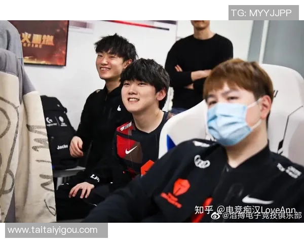 和平精英焦点分析：TES战队选手个人能力与团队协作的深度探讨MBA