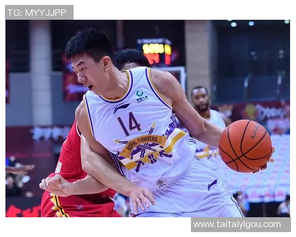 对话陈磊:回顾篮球生涯的辉煌与挑战与未来展望 对话陈磊:回顾篮球生涯的辉煌与挑战与未来展望