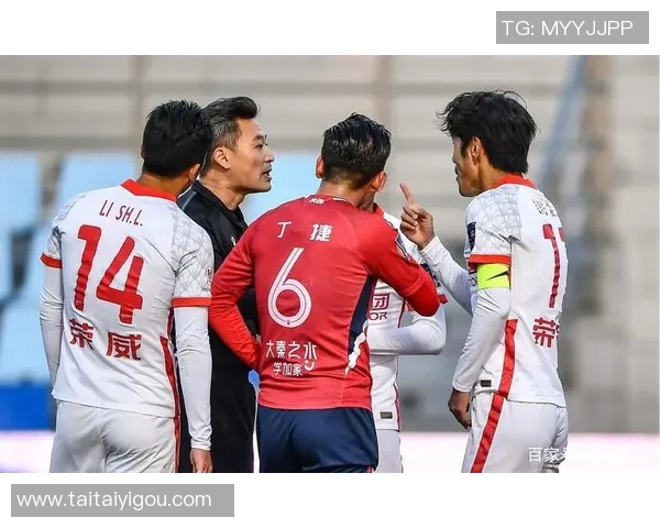 重庆排球队在联合会杯中的耐力表现值得称赞展现出顽强拼搏精神与团队协作能力