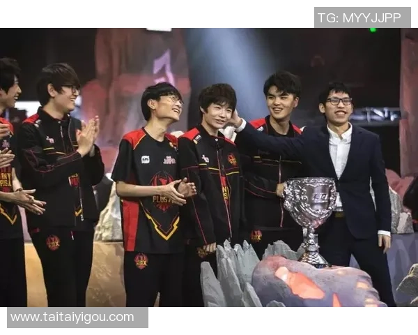 FPX战队在CSGO赛事中的经验变革与战术创新引发热议